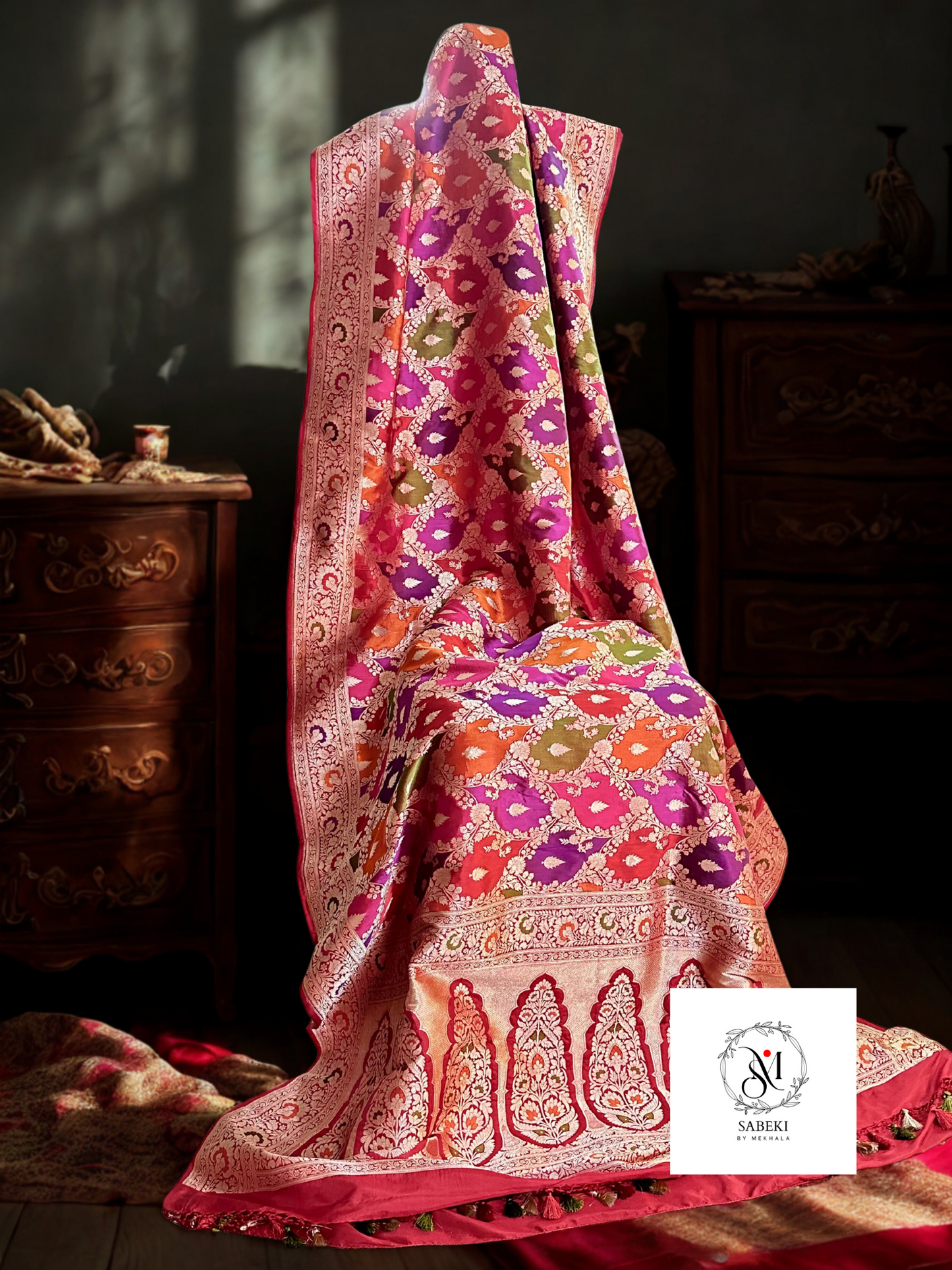 Manikarnika Handwoven Rangkat Katan Banarasi