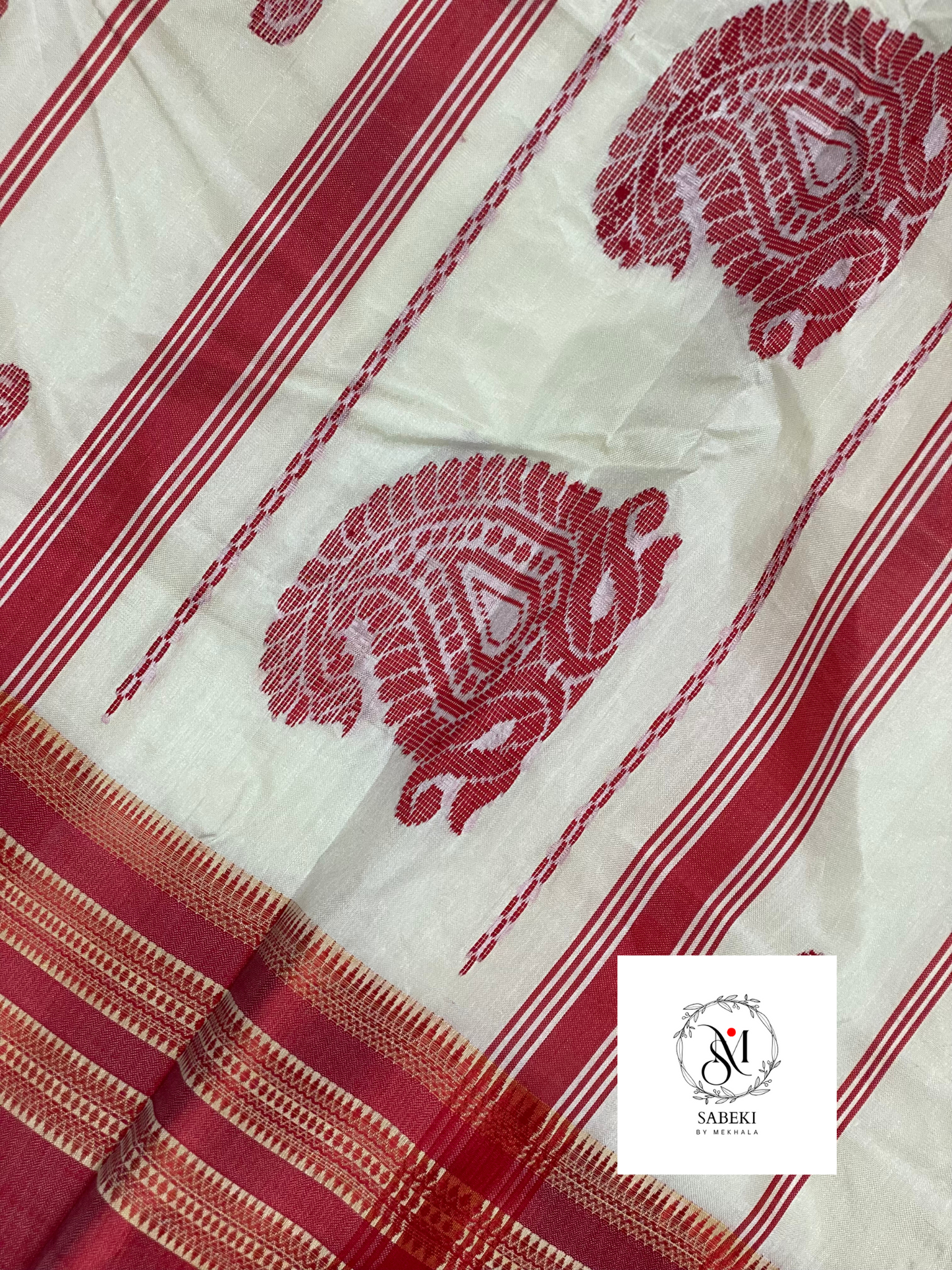 Red and beige border Gorod-6 paisley motif