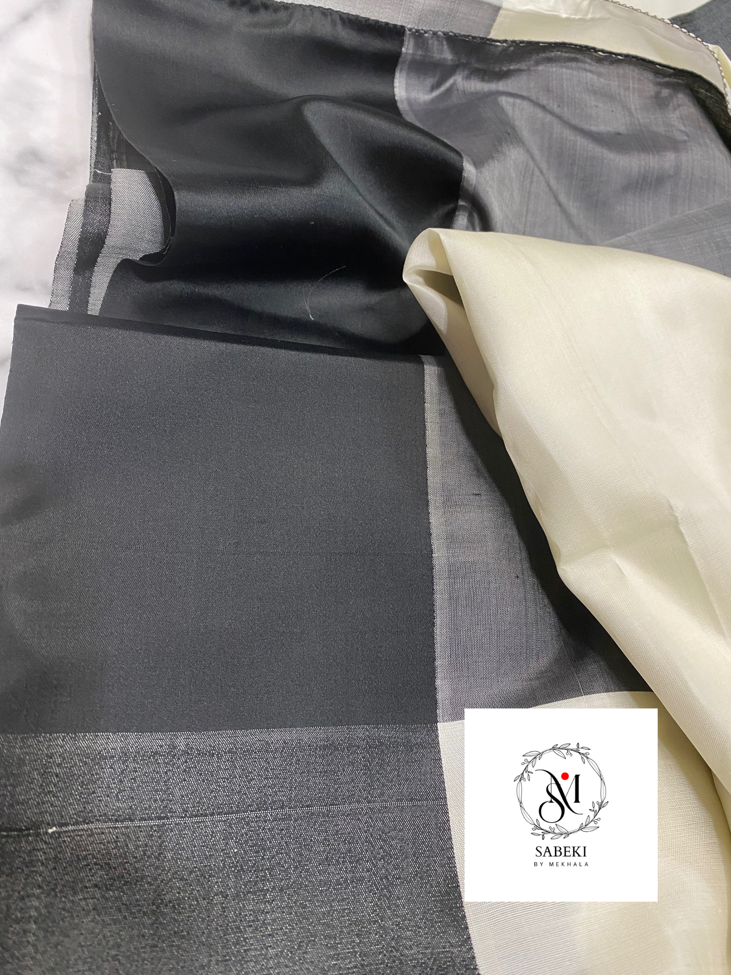 Off white and Black Border Contemporary Kodial Gorod