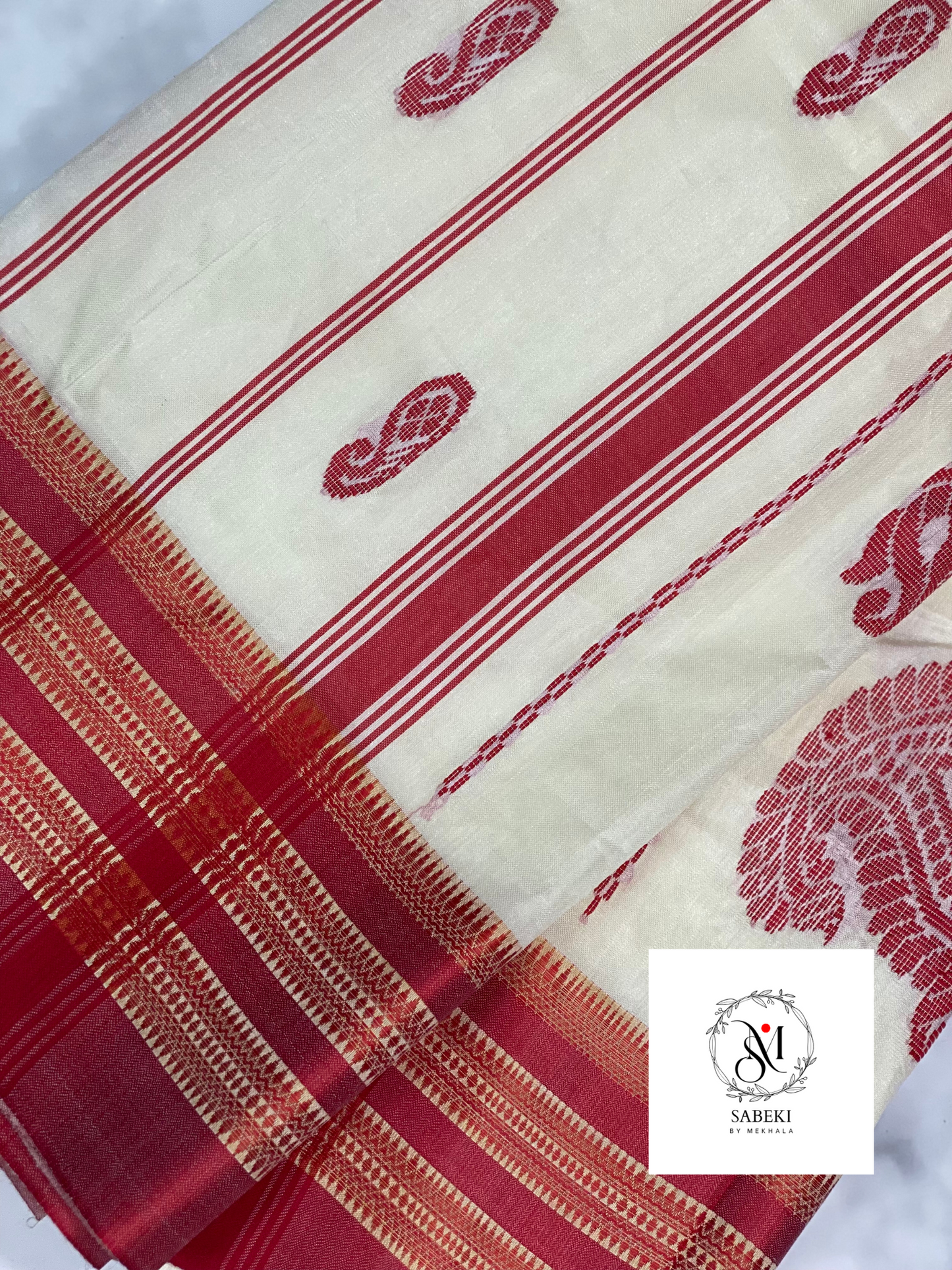 Red and beige border Gorod-6 paisley motif