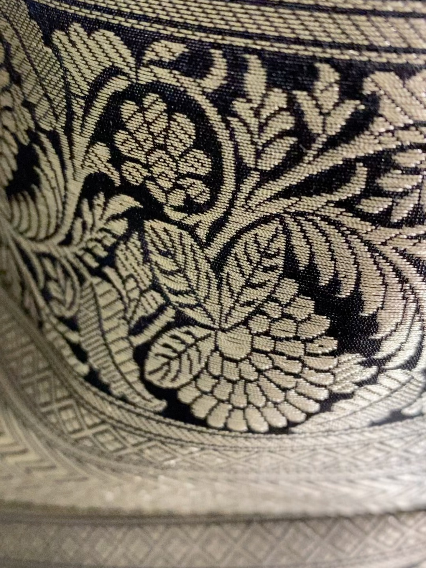 Black-Silver Kaduwa Katan Banarasi