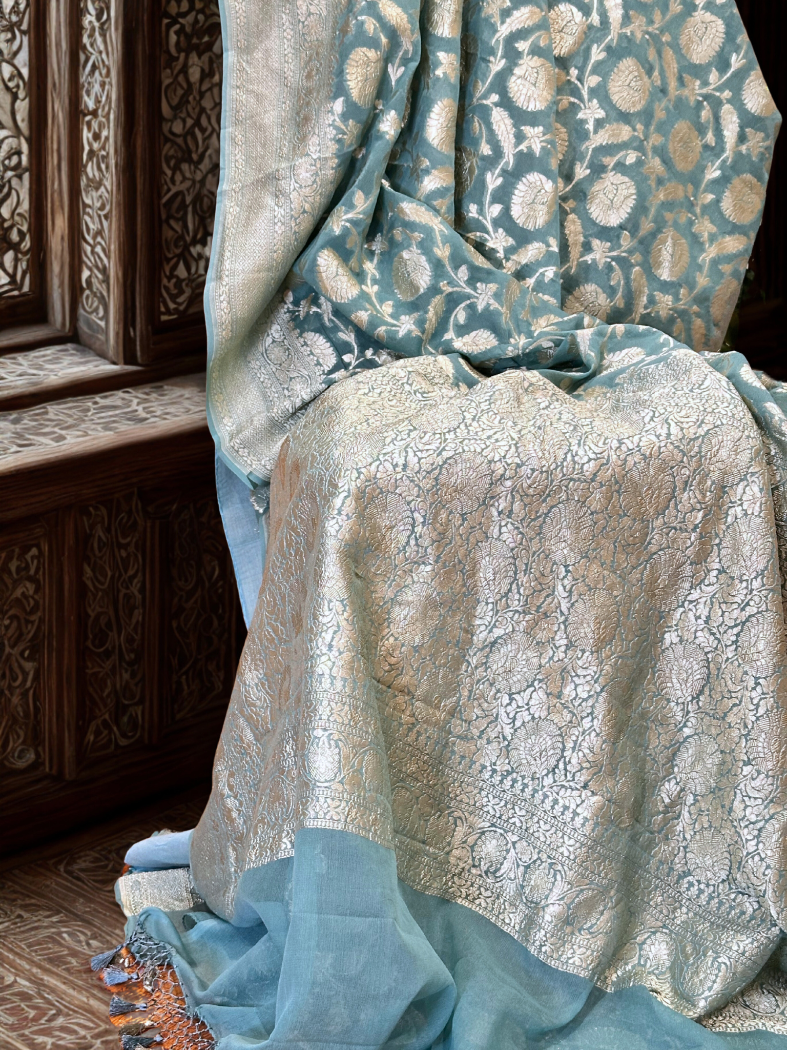 Khaddi georgette Banarasi in Pastel Aqua Blue with Antique Zari-6 (Jaal)