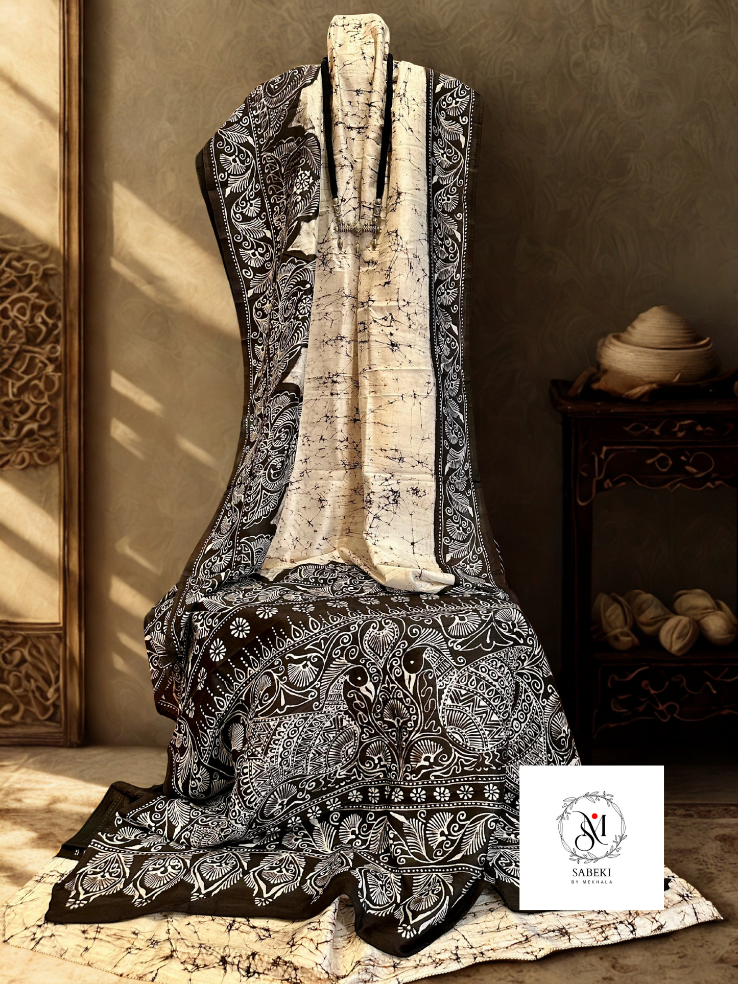 Ambatik in Off white and Brown Black-6