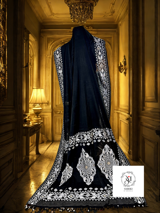 Madhabilata Monochrome Finest cotton Jamdani