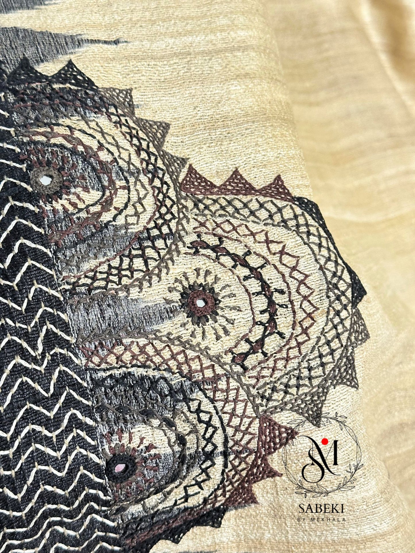 Monochrome Ikat Lambani