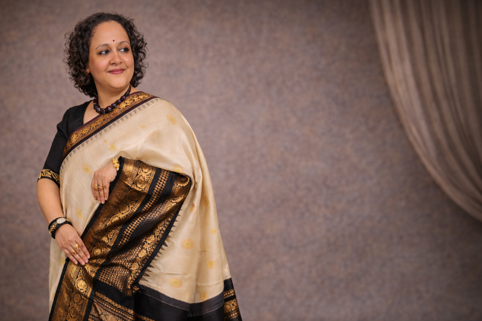 Graceful elegance in Gadwal silk saree