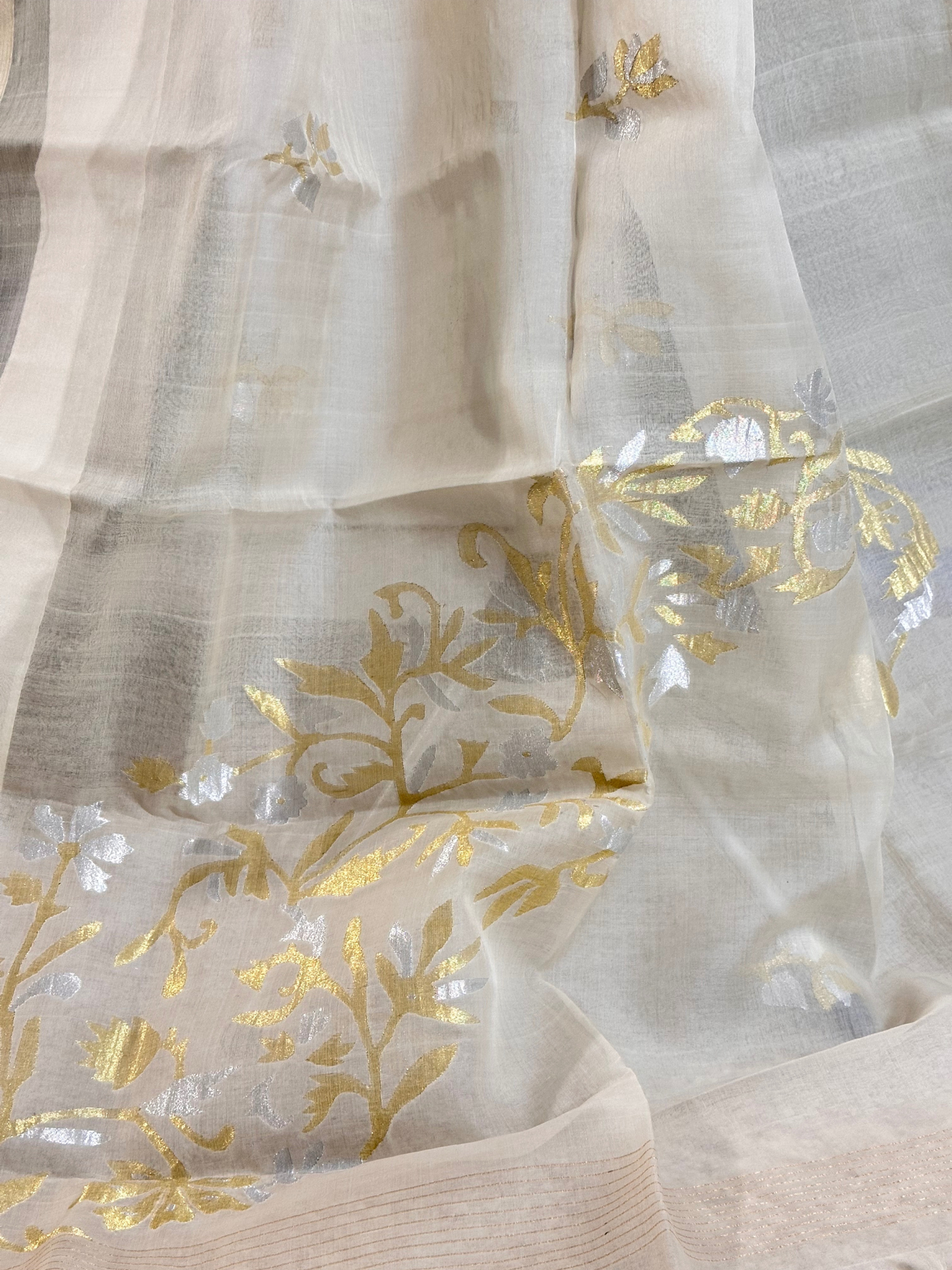 Tussar Tantuja Jamdani close up image